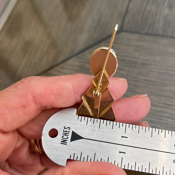 Art Deco Style Pin with Faux Oval Pearl Cabochon - Picture 11 of 14